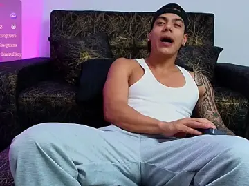Stripchat Live Sex Cam of BrayaanFit