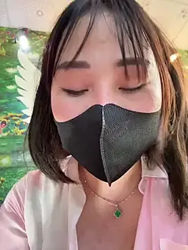 Stripchat Sex Cam of Emily-Nguyen