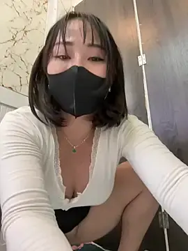 Stripchat Adult Webcam of Emily-Nguyen