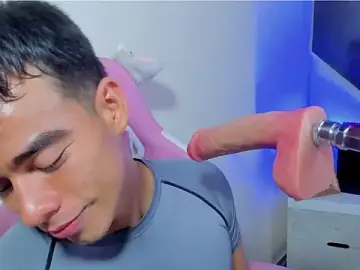 Stripchat Live Sex Cam of Alejandro_karter18