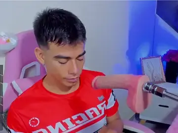 Stripchat Best live sex cam show of Alejandro_karter18