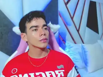 Stripchat Nude Webcam of Alejandro_karter18