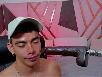 Stripchat Sex Cam of Alejandro_karter18