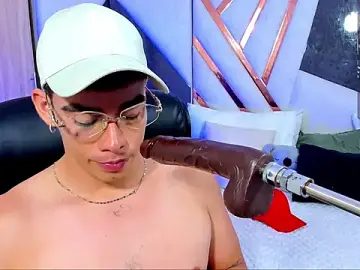Stripchat Live Sex of Alejandro_karter18
