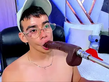 Stripchat Live Sex of Alejandro_karter18
