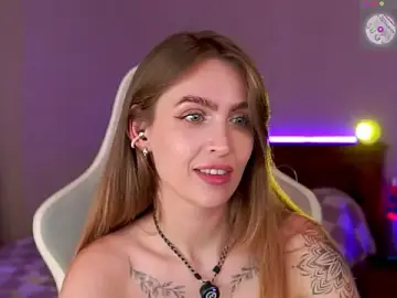 Stripchat Sex Cam of Kamila_icee