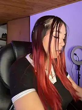 Stripchat Live Porn of Karen18_boobs