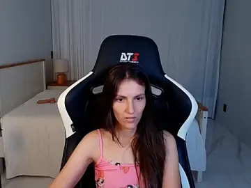 Stripchat Sex Cam of upssnowy