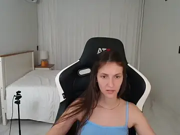 Stripchat Free Porn Cam of upssnowy