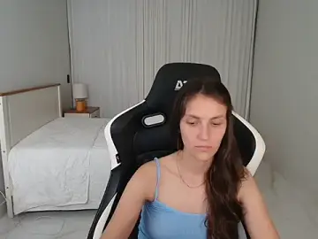 Stripchat Free Porn Cam of upssnowy