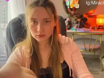 Stripchat Adult Video Chat of ChloeMillerMeow