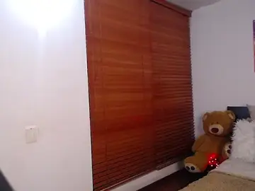 Stripchat Sex Cam of miaderail