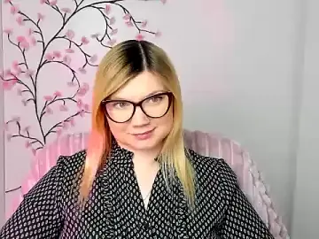 Stripchat Free Live Porn of Lola_moree