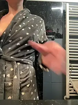 Stripchat Live Sex of RedAssHottie