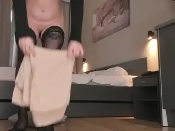 Stripchat Live Sex of miraqqwerty