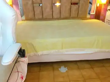 Stripchat Watch Live Sex Cams of Linda4Petite