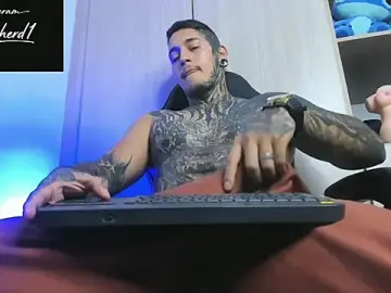 Stripchat Live Sex Cam of JAXXXONHERD