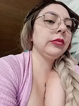 Stripchat Live Sex of madelaine-