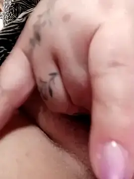 Stripchat Sex Cam of madelaine-