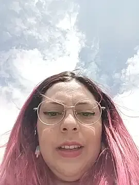Stripchat Free Porn Cam of madelaine-