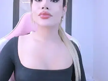 Stripchat Live Porn of Keendall__