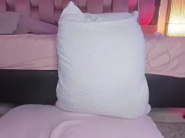 Stripchat Watch Live Sex Cams of Secret_chells