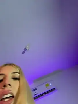Stripchat Best live sex cam show of Courtney_gonet