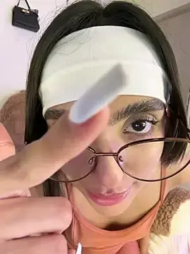 Stripchat Sex Cam of ZaraLuuv