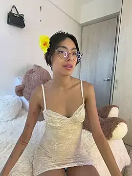 Stripchat Adult Webcam of ZaraLuuv