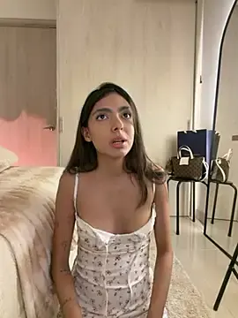 Stripchat Watch Live Sex Cams of ZaraLuuv