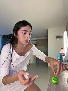 Stripchat Sex Cam of ZaraLuuv
