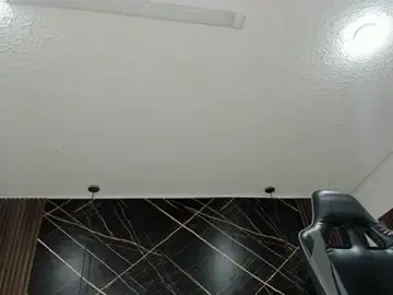 Stripchat Live Sex Cam of Emy_topless