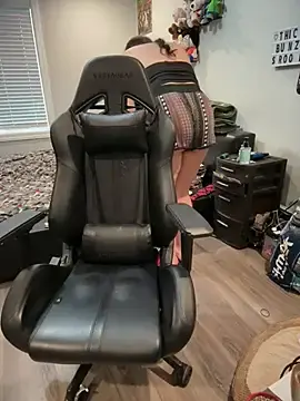 Stripchat Sex Cam of ThicBunz