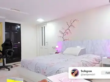 Stripchat Nude Webcam of charolbruce_1