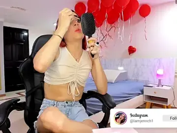 Stripchat Free Live Porn of charolbruce_1