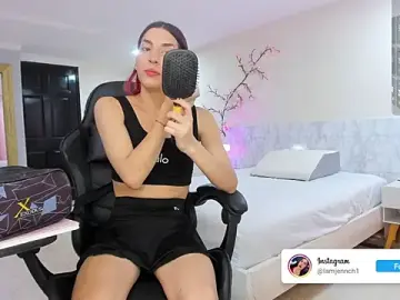 Stripchat Best Webcam of charolbruce_1