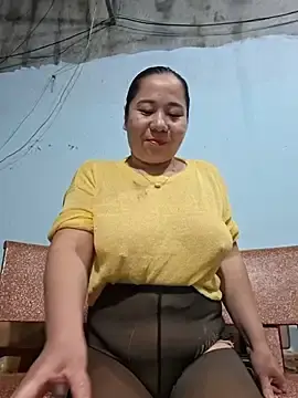 Stripchat Live Sex Cam of Queen-18200