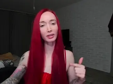 Stripchat Nude Webcam of Roxy_Silver