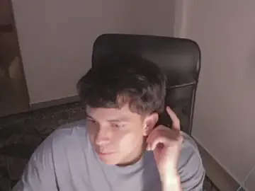 Stripchat Free Porn Cam of Tony_Hoffa