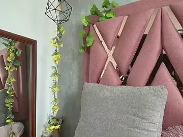 Stripchat Sex Cam of viollettaa_