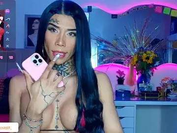 Stripchat Live Sex of caroline_cossei