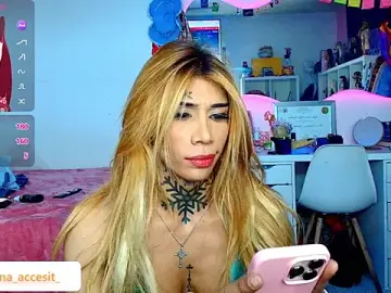 Stripchat Free Porn Cam of caroline_cossei