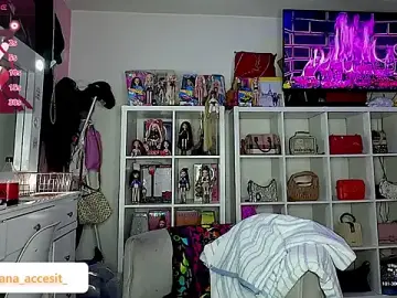 Stripchat Live Sex of caroline_cossei