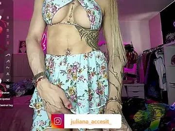 Stripchat Nude Webcam of caroline_cossei