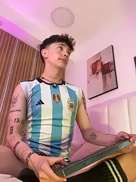 Stripchat Nude Webcam of Tomy_Rox