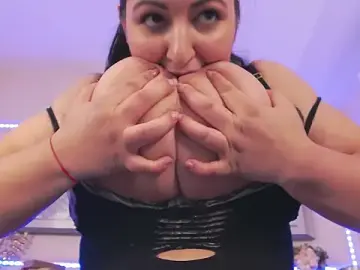 Stripchat Free Porn Cam of BustyEva_