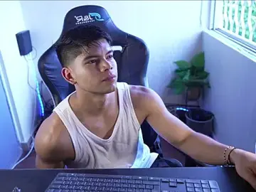 Stripchat Sex Cam of David_capizzi_