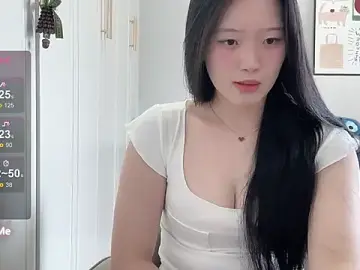 Stripchat Watch Live Sex Cams of --bee--