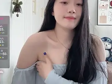 Stripchat Free Porn Cam of --bee--