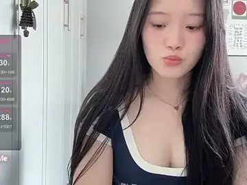 Stripchat Watch Live Sex Cams of --bee--
